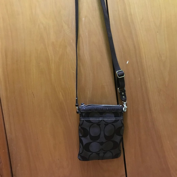 Authentic Coach Purse ALL OFFERS WELCOME - Picture 3 of 4